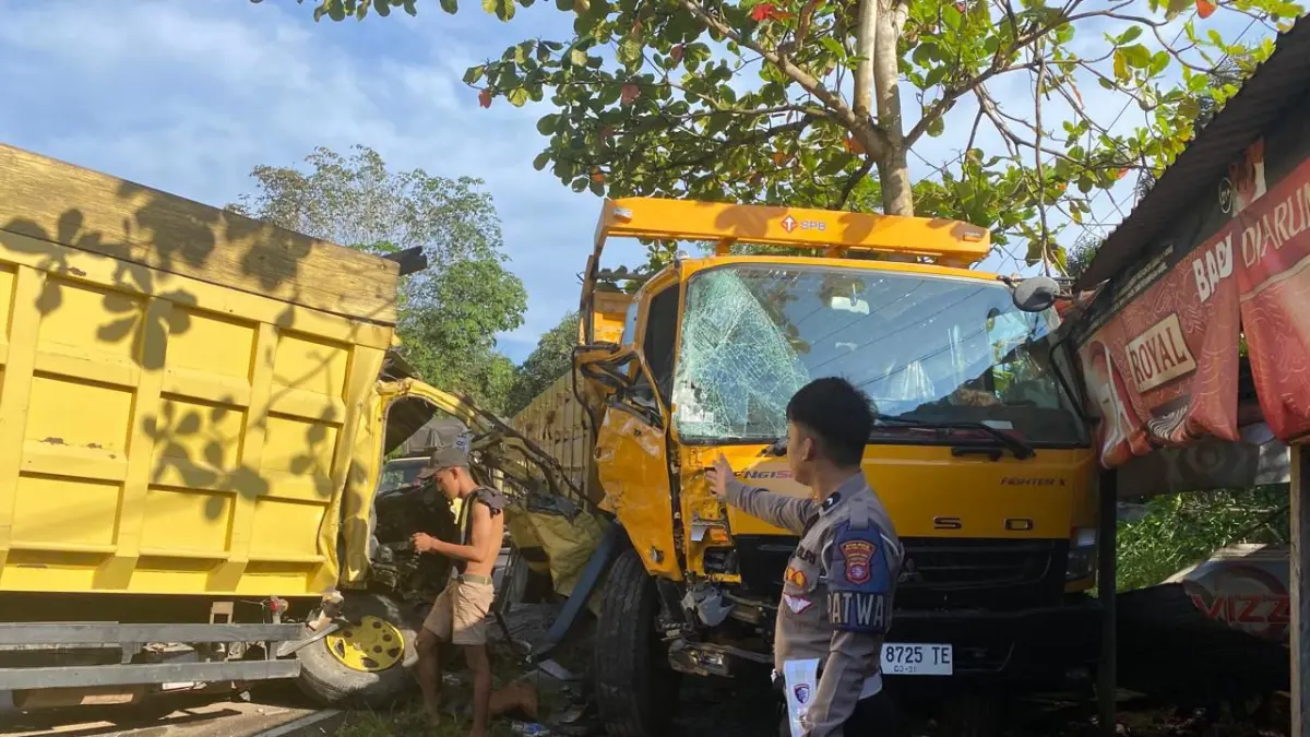 Kondisi truk yang tabrakan di Tanjung Taruna.Humas