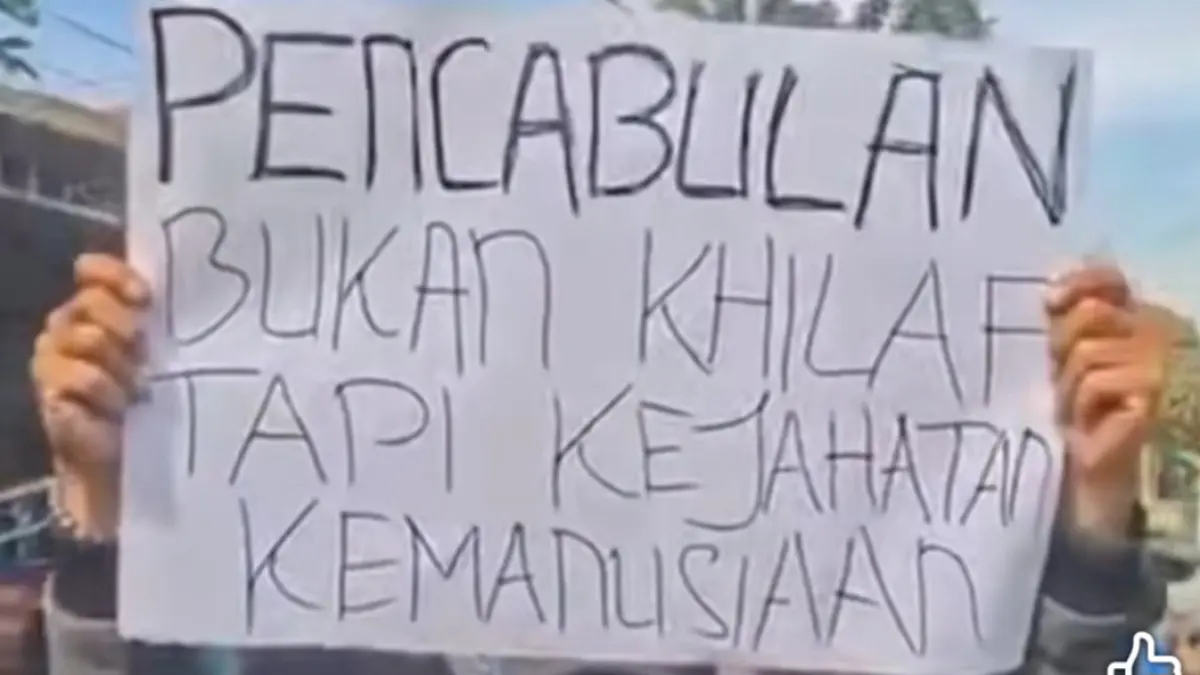 Masyarakat demo kasus pencabulan kiai di Pati terhadap santri.Facebook