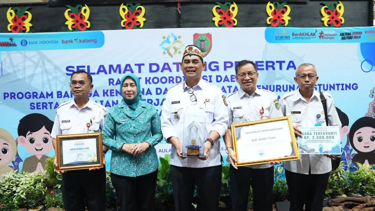 Pemkab Barito Utara dapat penghargaan atasi stunting dan kependudukan.Duskominfosandi