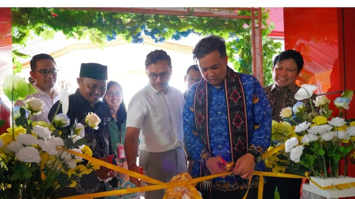 Peresmian tersebut dihadiri oleh Bupati Lamandau Rizky Aditya, Direktur Utama PT Bank Kalteng Maslipansyah