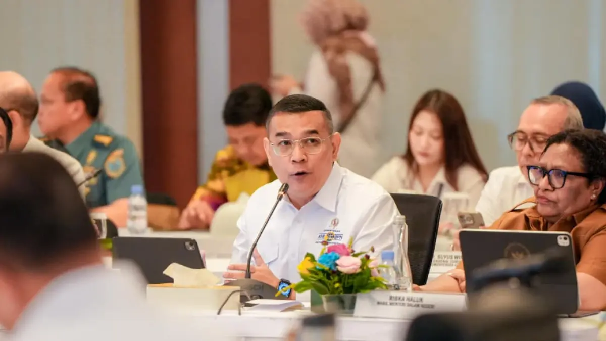 Wamen ATR/Waka BPN, Ossy Dermawan, menyampaikan komitmen percepatan proyek perlindungan pesisir Pantura Jawa. Humas
