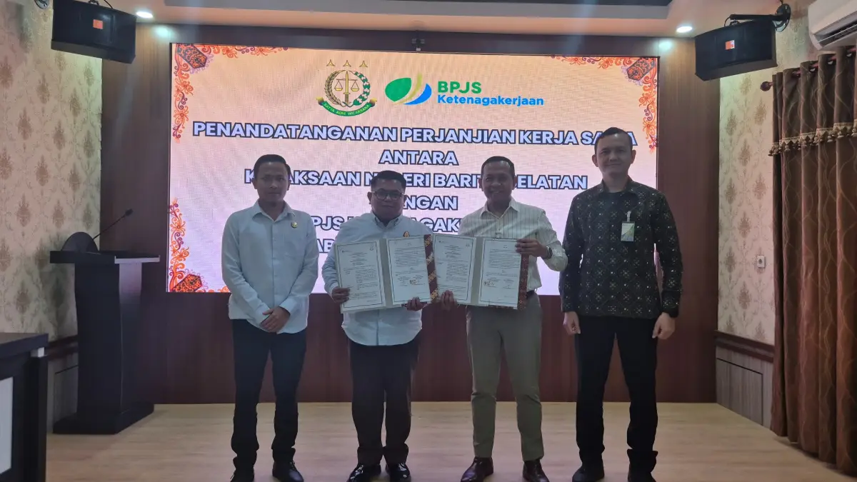 Kejari Barsel bersama BPJS Ketenagakerjaan Palangka Raya meneken kerjasama PKS bidang Datun. Humas