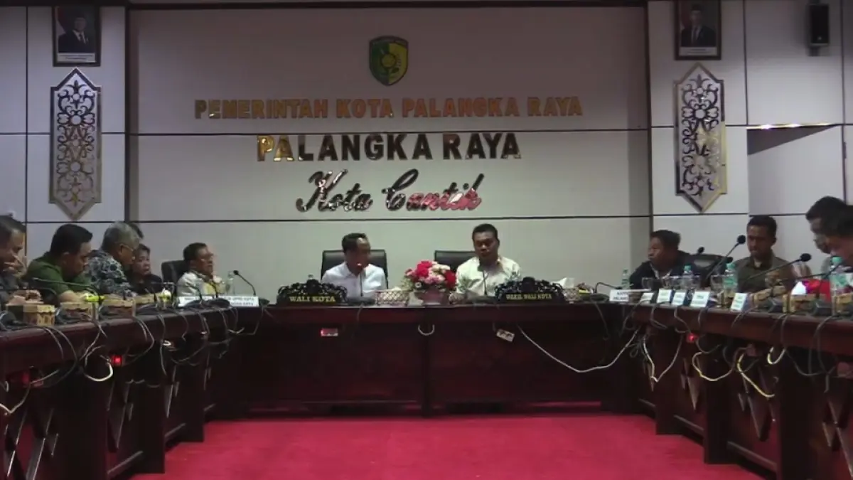 Rapat darurat kelangkaan BBM di Palangka Raya.YouTube