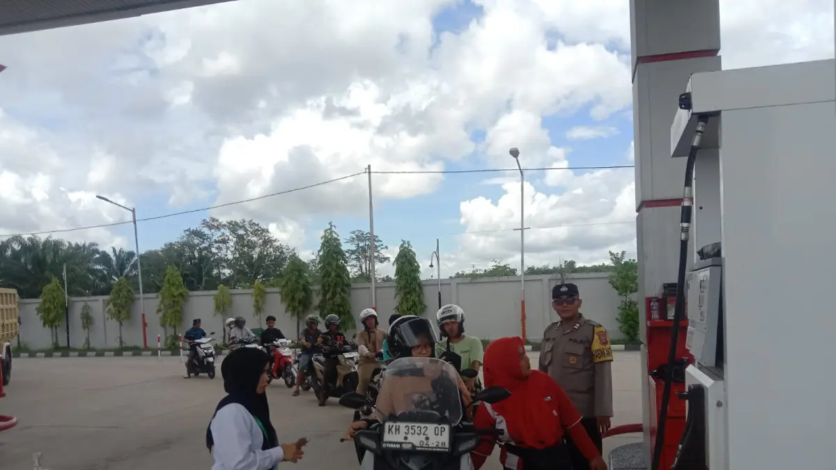 SPBU di Sampit ramai lancar tanpa antrean.Miftah/kaltengpos.jawapos.com