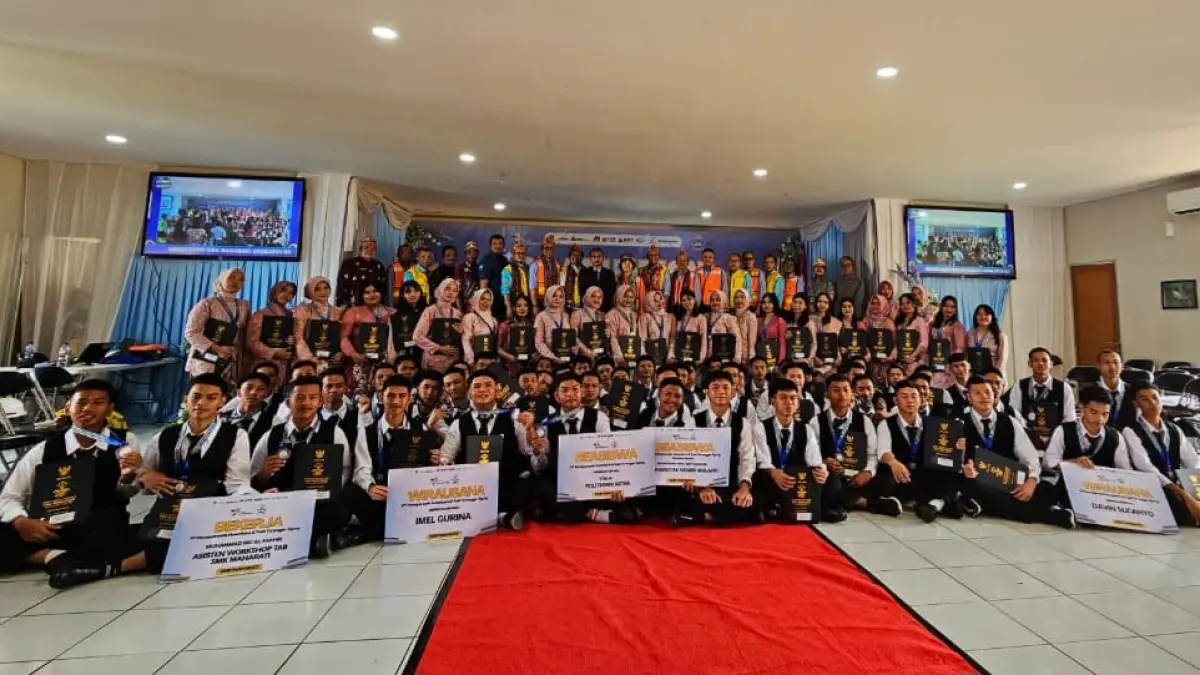 Wisuda SMK Maharati angkatan 3.Humas