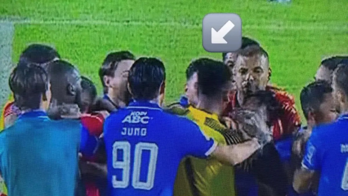 Eduardo kontak fisik dengan Beckham.Tangkapan Layar Indosiar