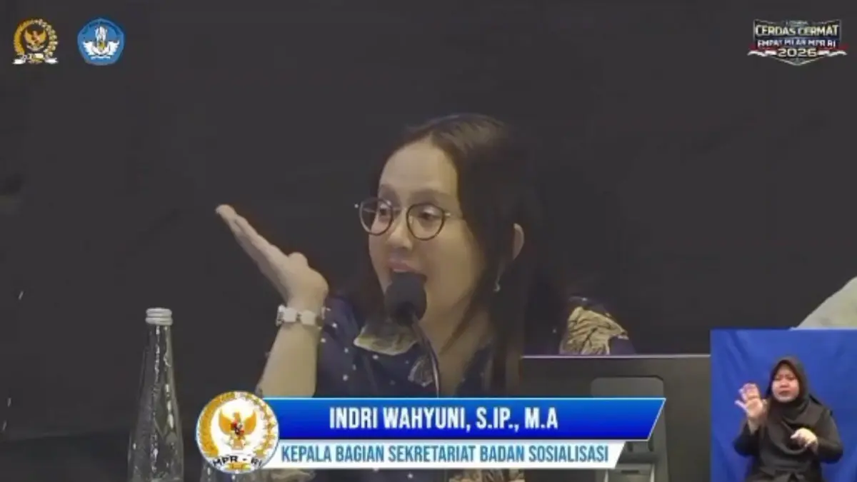 Indri Wahyuni, juri yang menegaskan bahwa artikulasi peserta harus jelas.YouTube