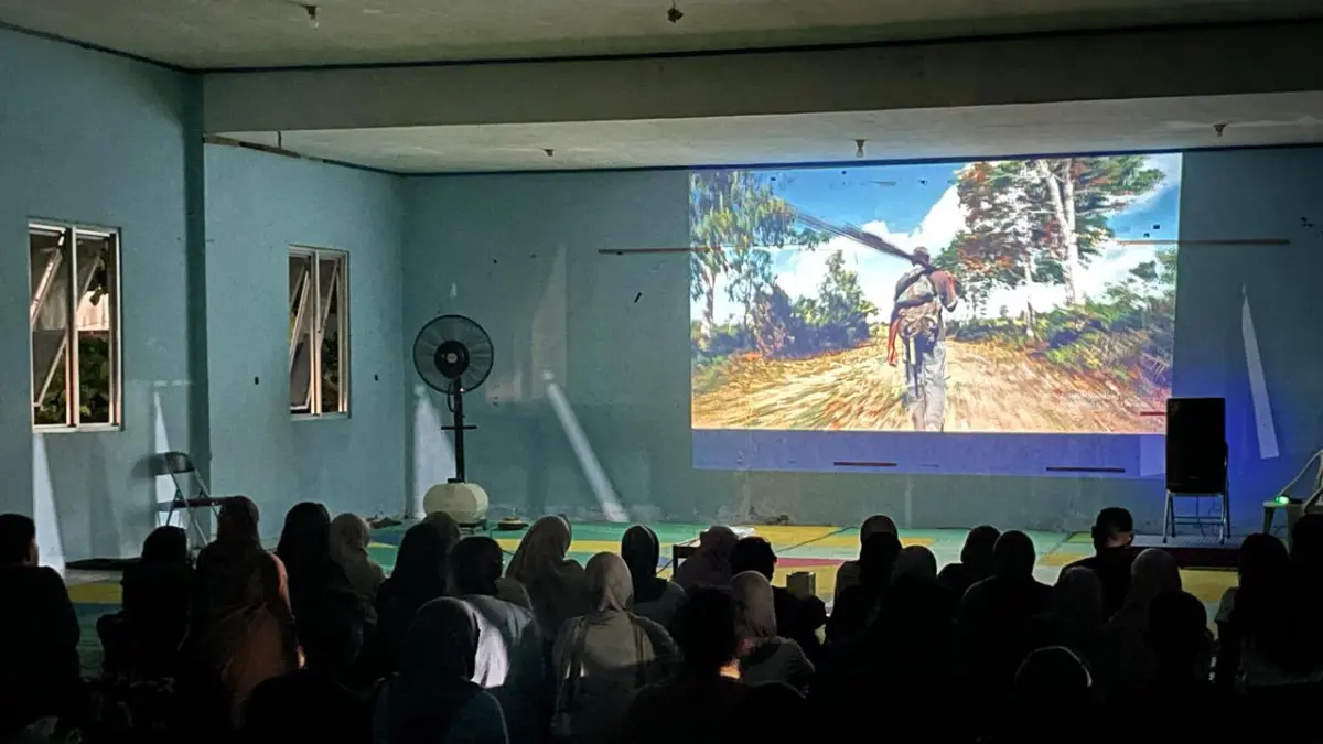 Nobar Film Pesta Babi di Sampit.Miftah/kaltengpos.jawapos.com