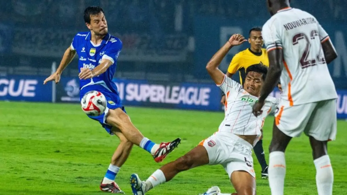 Persib Bandung dan Borneo kandidat kuat juara Super League 2025/2026.Novrian Arbi/Antara

