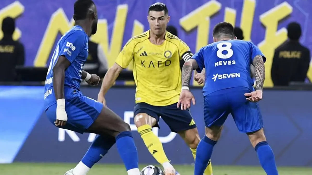 Hasil Imbang yang didapatkan Al Nassr saat menghadapi Al Hilal pada pekan ke-33 lanjutan Saudi Pro League 2025-2026 membuat Ronald0 Cs tertunda menyegel gelar juara liga musim ini. (Sumber: EPA Images)