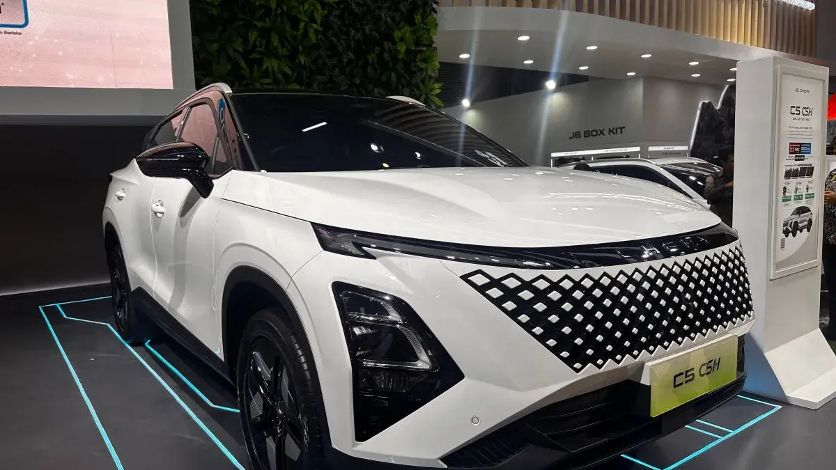Chery C5 CSH yang dipamerkan di Indonesia International Motor Show (IIMS) 2026 di JIExpo Kemayoran, Jakarta, Jumat (13/2/2026). ANTARA FOTO