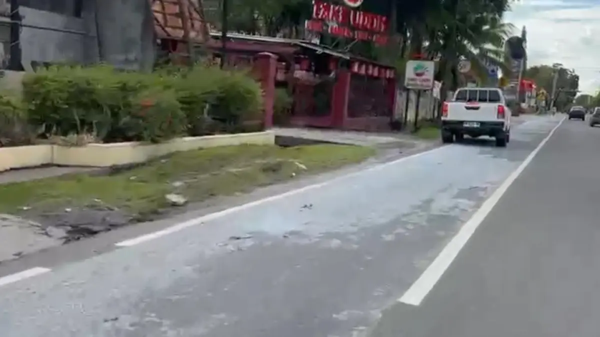 Jalur biru menuai kritik.&nbsp;