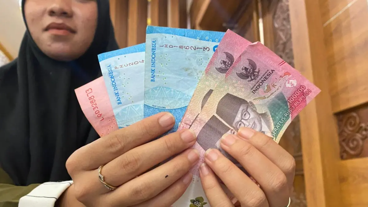 Nilai tukar rupiah semakin merosot.Miftah/kaltengpos.jawapos.com