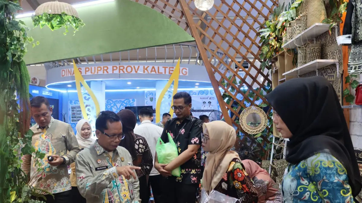Kepala Kanwil Kemenkum Kalteng hadir langsung di stand yang ada di Kalteng Expo 2026.Humas