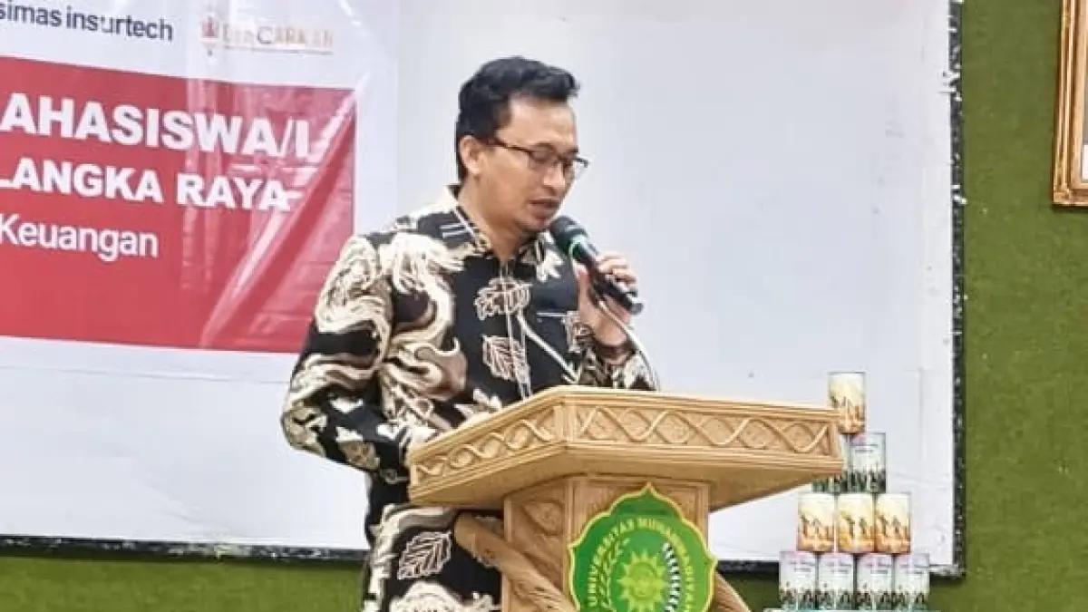 
Pimpinan Cabang PT Asuransi Sinar Mas Palangkaraya, Obed Fan Simanjuntak, saat sambutan pada acara literasi keuangan.Iyan/ kaltengpos.jawapos.com
