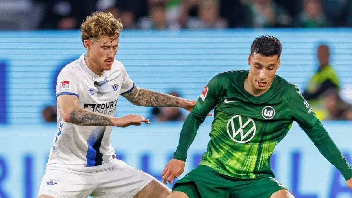 VfL Wolfsburg harus puas bermain imbang 0-0 saat menjamu SC Paderborn 07 di Volkswagen Arena pada leg pertama play-off promosi-degradasi Bundesliga, Jumat (22/5/2026) dini hari WIB. (Sumber: Instagram @scp07_official)  