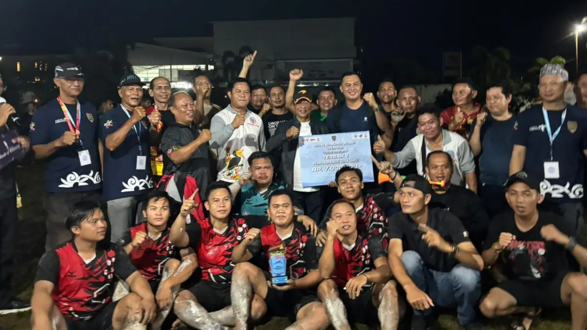 Murung Raya juara sepak sawut.Rifqi/kaltengpos.jawapos.com