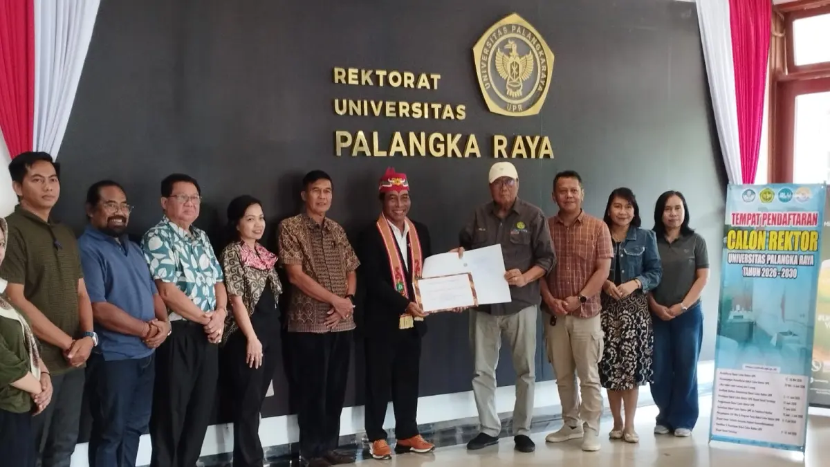 Dr Ir Deddy NSP Tanggara ST MT mendaftar sebagai Bakal Calon Rektor UPR   diterima Ketua Panitia Pimrek UPR Prof Dr Joni Bungai dan panitia, Jumat (22/5/2026)