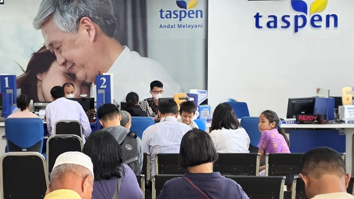 Petugas Taspen selalu mengingatkan peserta untuk waspada terhadap berbagai penipuan, khususnya mengenai gaji ke-13.Humas