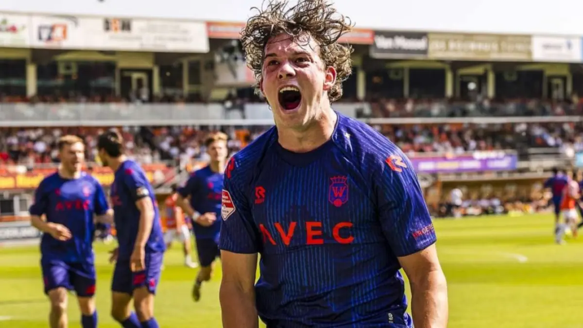 Selebrasi Siegert Baartman usai mencetak gol kedua untuk Willem II. Klub yang dibela salag satu pemain timnas Indonesia, Nathan Tjoe-A-On, akan Kembali bermain di Eredivisie musim depan usai menyingkirkan FC Volendam lewat drama adu penalti. (Sumber: Pro Shots Photo Agency/Sipa USA/Profimedia)