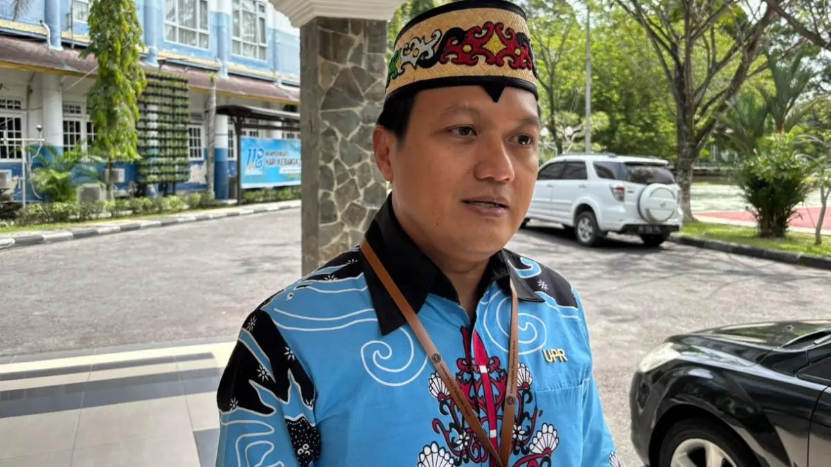 Prof Bhayu Rhama mendaftar jadi calon rekror UPR. 
