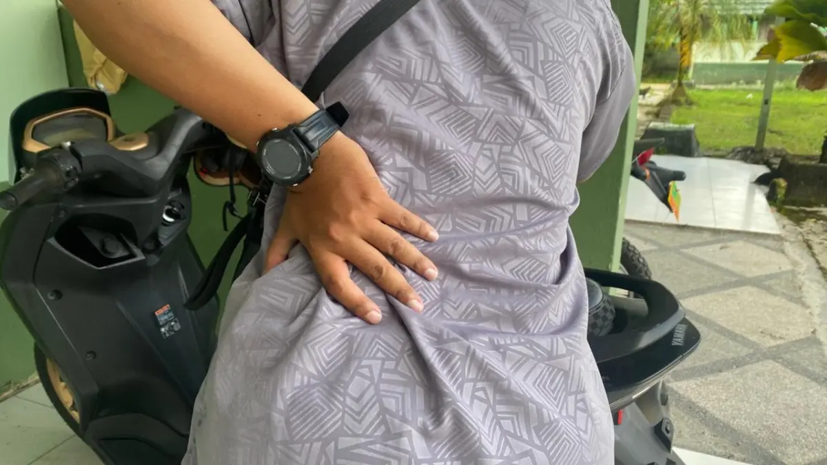 Nyeri punggung.(Miftah/kaltengpos.jawapos.com)