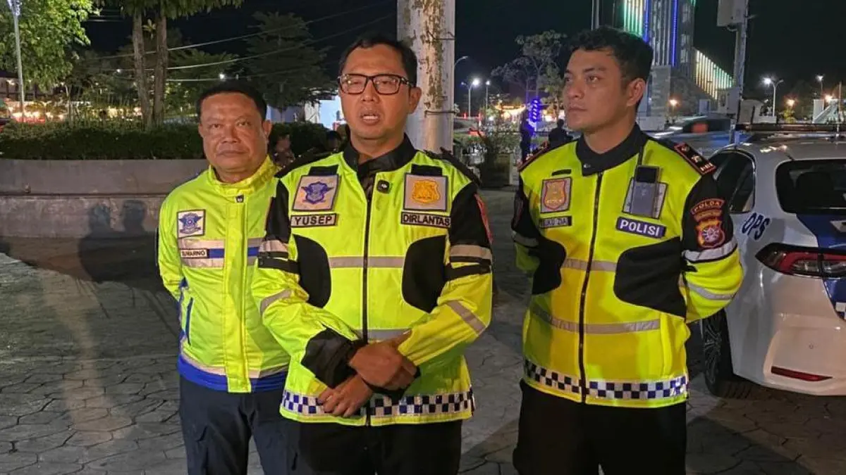 Direktur Lalu Lintas Polda Kalteng, Kombes Pol Yusep Dwi Prastiya jelaskan soal dampak main ponsel sambil berkendara.(Novia/Kalteng Pos)
