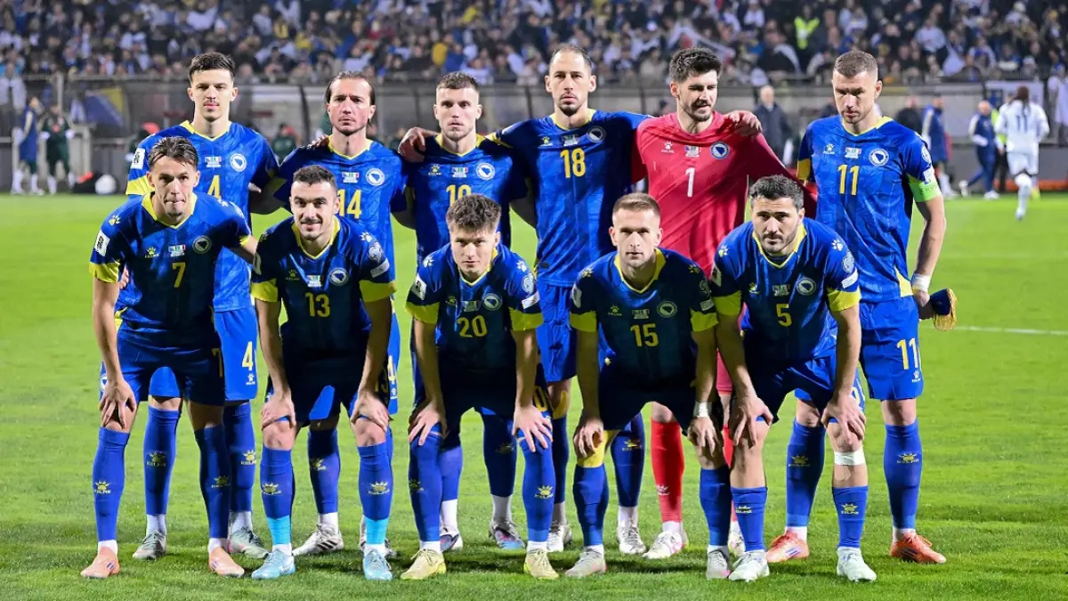 Timnas Bosnia-Herzegovina bersiap menjajal kekuatan Timnas Makedonia Utara di Stadion Olimpiade Kosevo dalam laga persahabatan internasional, Sabtu (30/5/2026) dini hari WIB. (Sumber: AFP via Getty Images) 