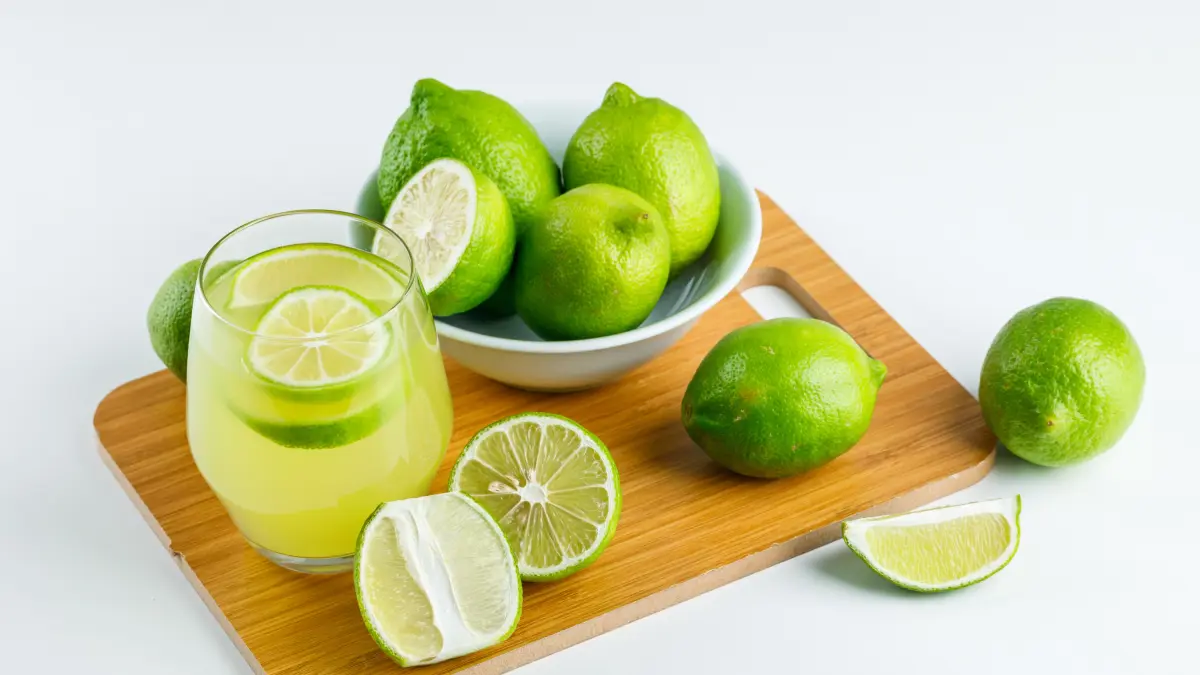 Kasiat rutin minum jeruk nipis setiap pagi. Foto : Magnific.com