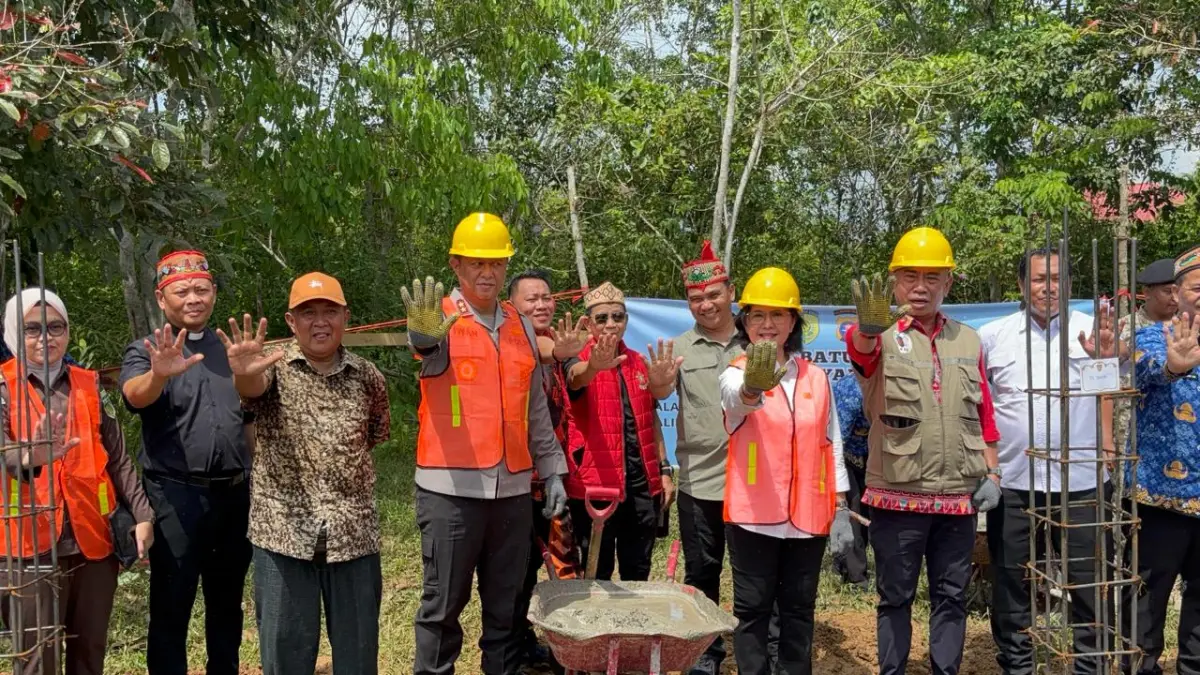Forkopimda bersama GDAN melakukan peletakan baru pertama pembangunan posko di kawasan Puntun, Senin (1/6/2026). Rifqi/Kalteng Pos
