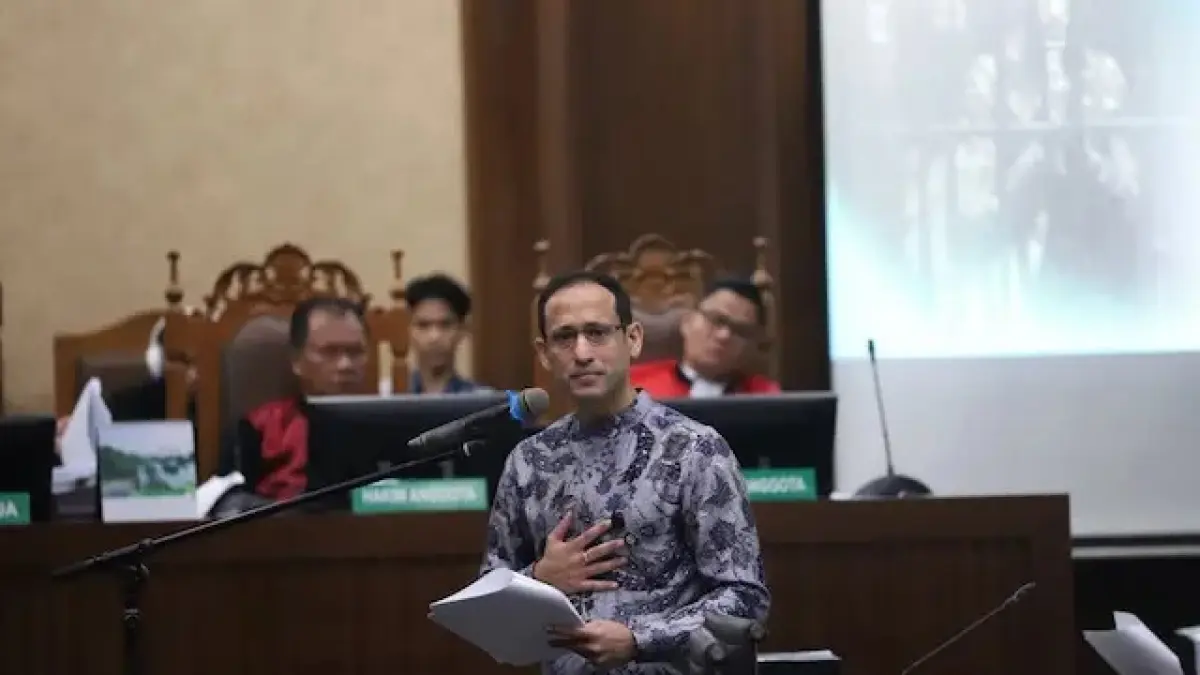 Nadiem Makarim membacakan pleidoi.(RCTI)