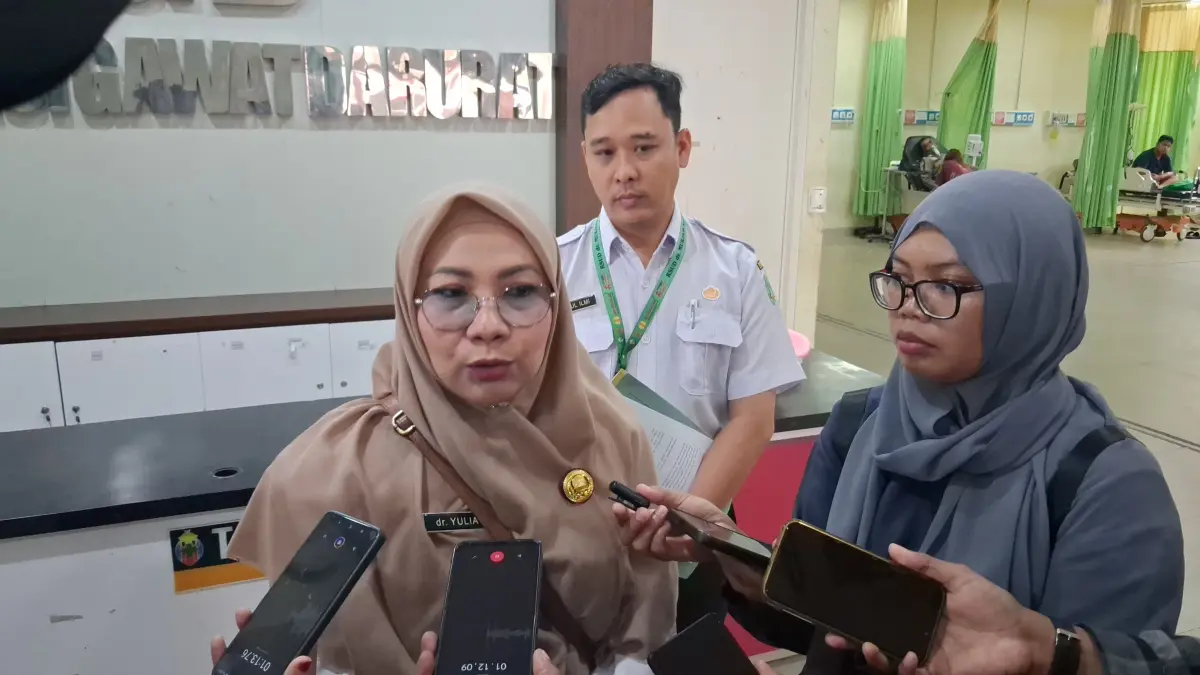Direktur RSUD dr Murjani Sampit, dr Yulia Nofiany, saat diwawancarai awak media belum lama ini. BAHRI/KALTENGPOS