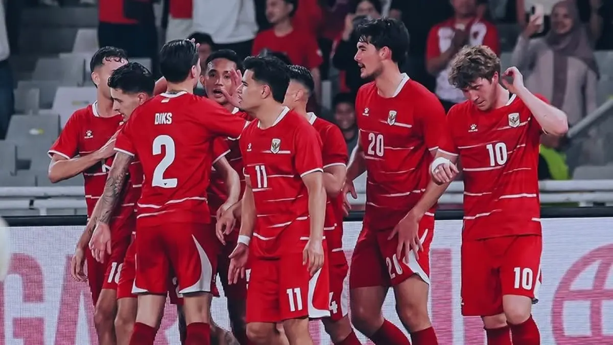 Selebrasi para pemain Timnas Indonesia. Skuad Garuda sukses memetic kemenangan telak 3-0 atas Timnas Oman dalam laga uji coba bertajuk FIFA Firendly Match 2026 yang digelar di Stadion Utama Gelora Bung Karno (SUGBK), Jakarta, Jumat (5/6/2026) malam WIB. (Sumber: Instagram @vidiosports) 