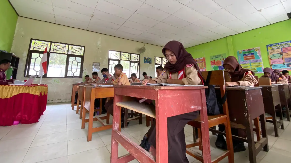 Aktivitas belajar mengajar. SPMB akan segera dibuka. Miftah/kaltengpos.jawapos.com