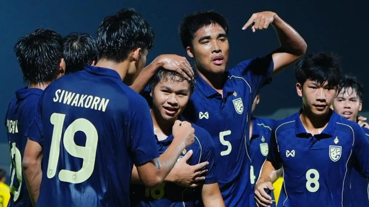 Timnas Thailand U-19 sukses mengamankan satu tiket semifinal Piala AFF U-19 2026 usai menyingkirkan Timnas Malaysia U-19 pada matchday ketiga penyisihan Grup B di Stadion Madya Sumatra Utara, Senin (8/6/2026) malam WIB. (Sumber: Instagram @true_bangkok_united)  