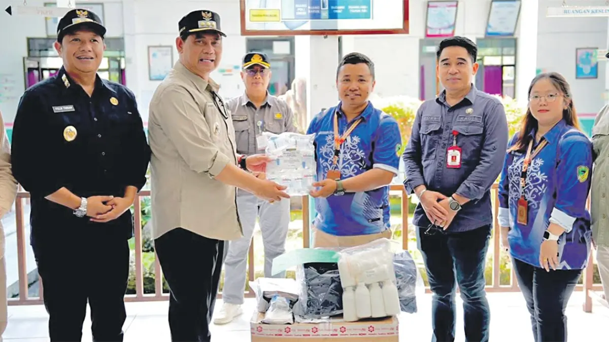 Bupati Barito Utara H Shalahuddin ST MT bersama wakilnya melakukan peninjauan di Puskesmas Tampung Laung. Humas