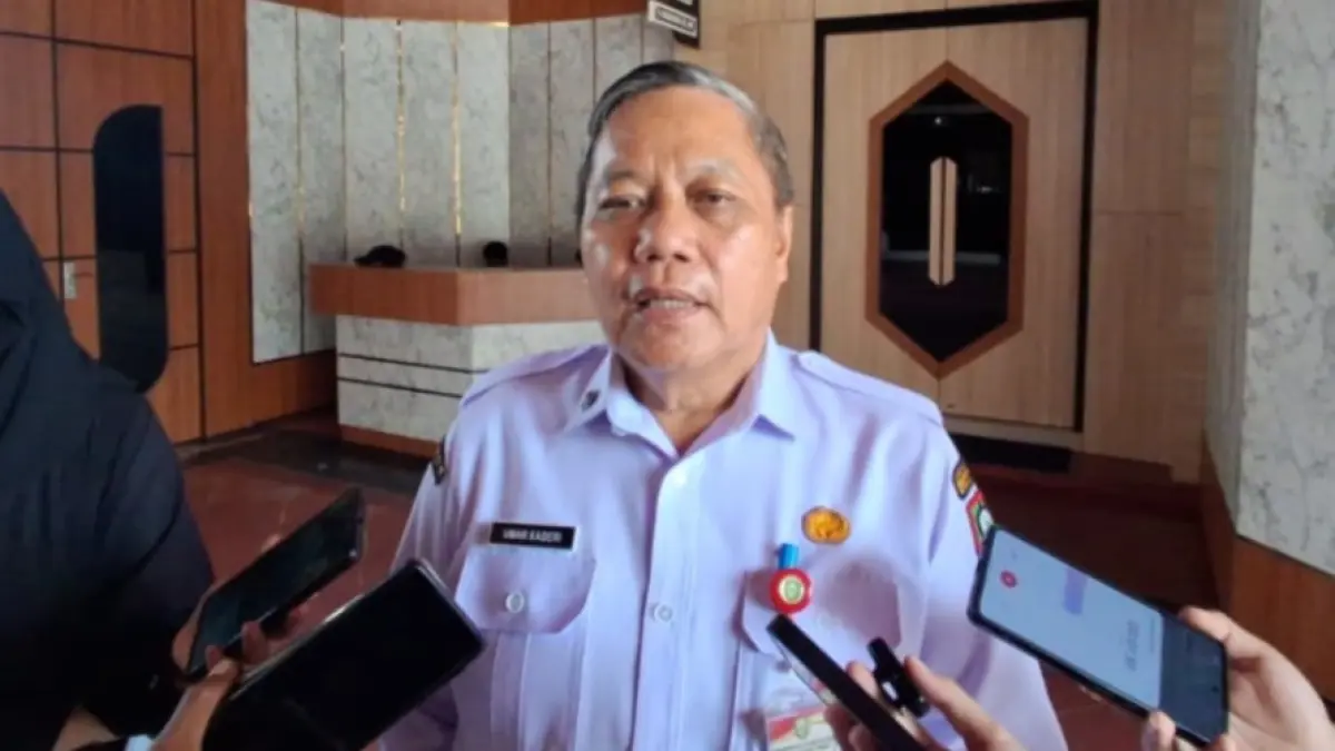 Pj Sekda Kotim Umar Kaderi, saat memberikan keterangan soal PPPK. Bahri/Kalteng Pos