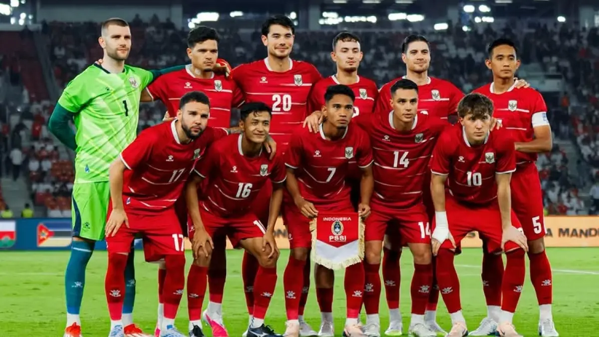 Kemenangan beruntun atas Oman dan Mozambik dalam agenda FIFA Matchday Juni 2026 telah mendongkrak posisi Timnas Indonesia pada ranking FIFA, sekaligus merupakan pencapaian terbaik dalam dua dekade terakhir. (Sumber: Instagram @bolanusantara dan pengamatsepakbola)