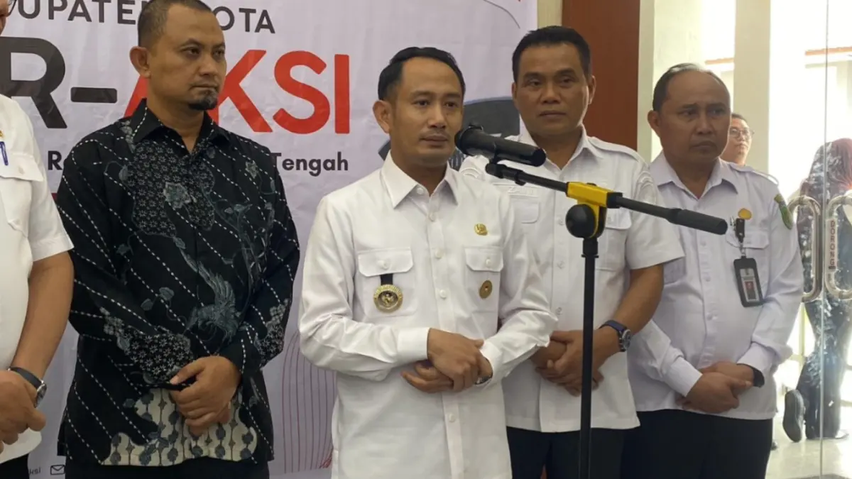 Wali Kota Palangka Raya, Fairid Naparin, meluruskan informasi soal anggaran pemotretan dan publikasi. Kamila/Kalteng Pos