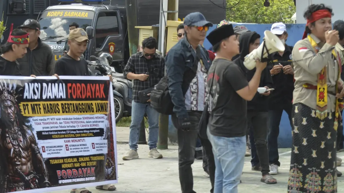 Aksi Fordayak di kantor MTF.(Facebook/Udien Kantoex)