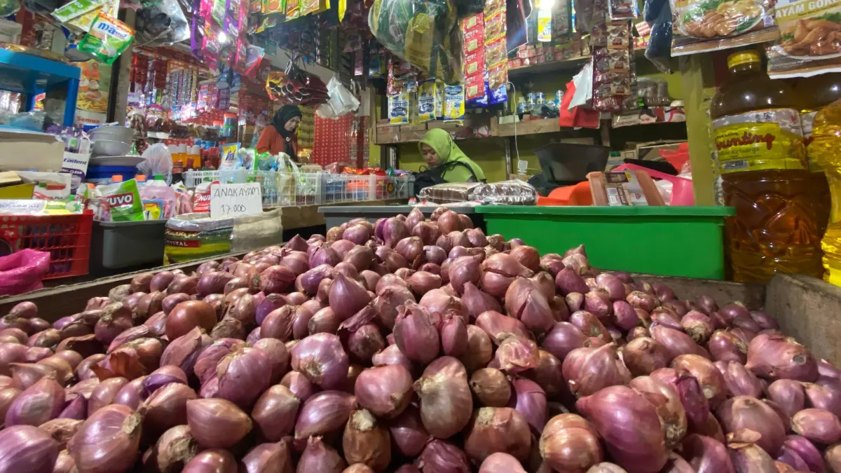 Bawang memicu inflasi di Kotim. Miftah/kaltengpos.jawapos.com