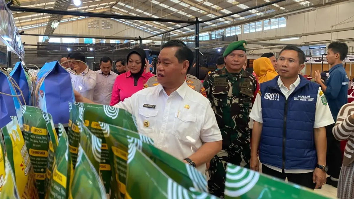 Bupati Kotim melihat peluang besar bagi UMKM jika Super Air Jet terbang ke Sampit. Miftah/kaltengpos.jawapos.com
