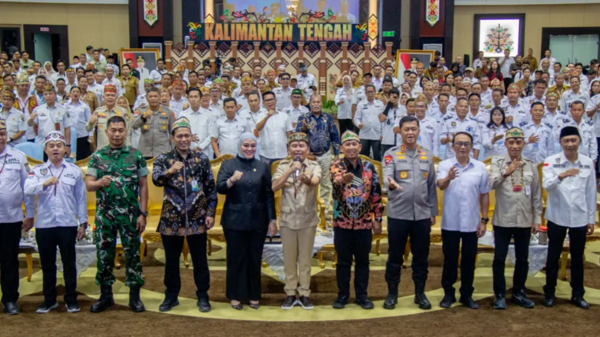 Gubernur Agustiar dan forkopimda serta Anggota DPD RI saat bertatap muka dengan Apdesi. Areif Prathama/Kalteng Pos
