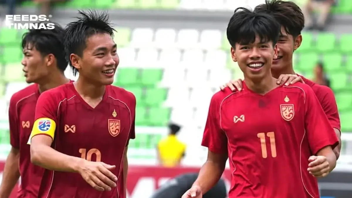 Timnas Thailand U-19 sukses mengamankan satu tiket final Piala AFF U-19 2026 usai menyingkirkan Kamboja dengan skor 4-0 dalam laga semifinal yang digelar di Stadion Utama Sumatera Utara, Deli Serdang, Kamis (11/6) petang WIB. (Sumber: Instagram @feeds.timnas)