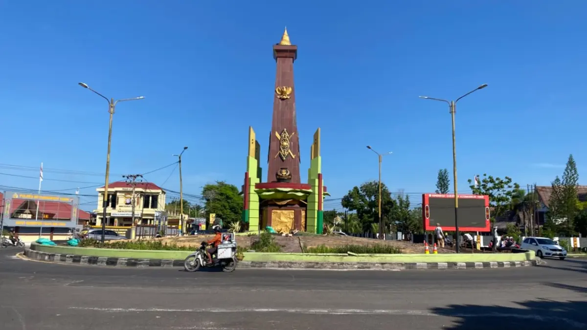 Jembatan Patah di Jalan Kapten Mulyono diperbaiki.(Miftah/kaltengpos.jawapos.com)