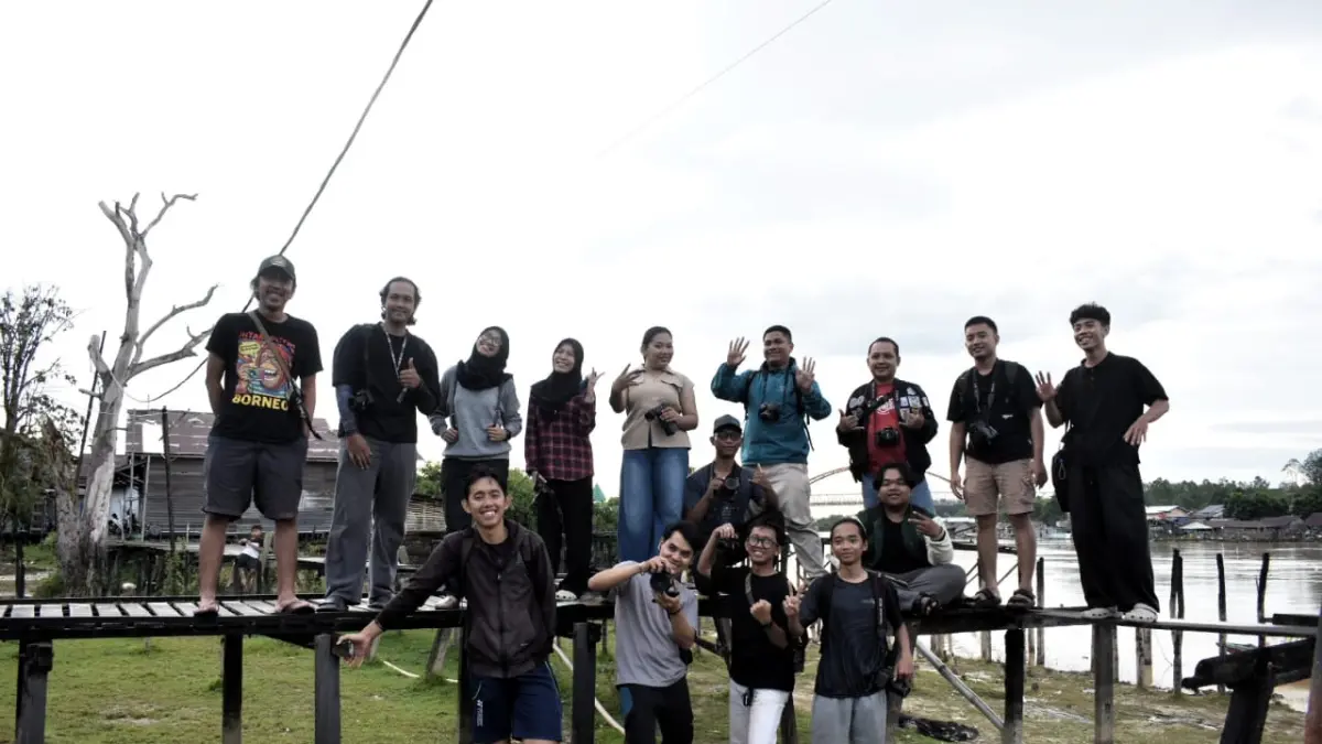 Siswa KFB 9 bersama mentor dan komunitas HPB di Flamboyan Bawah.(HPB)