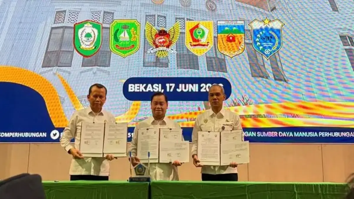 Bupati Kotim menandatangani kerja sama dengan Kemenhub.(Humas)