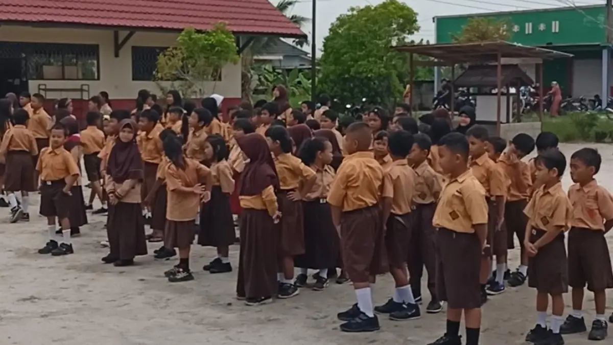 Murid sekolah dasar di Palangka Raya.(Agus Pramono/Kalteng Pos)