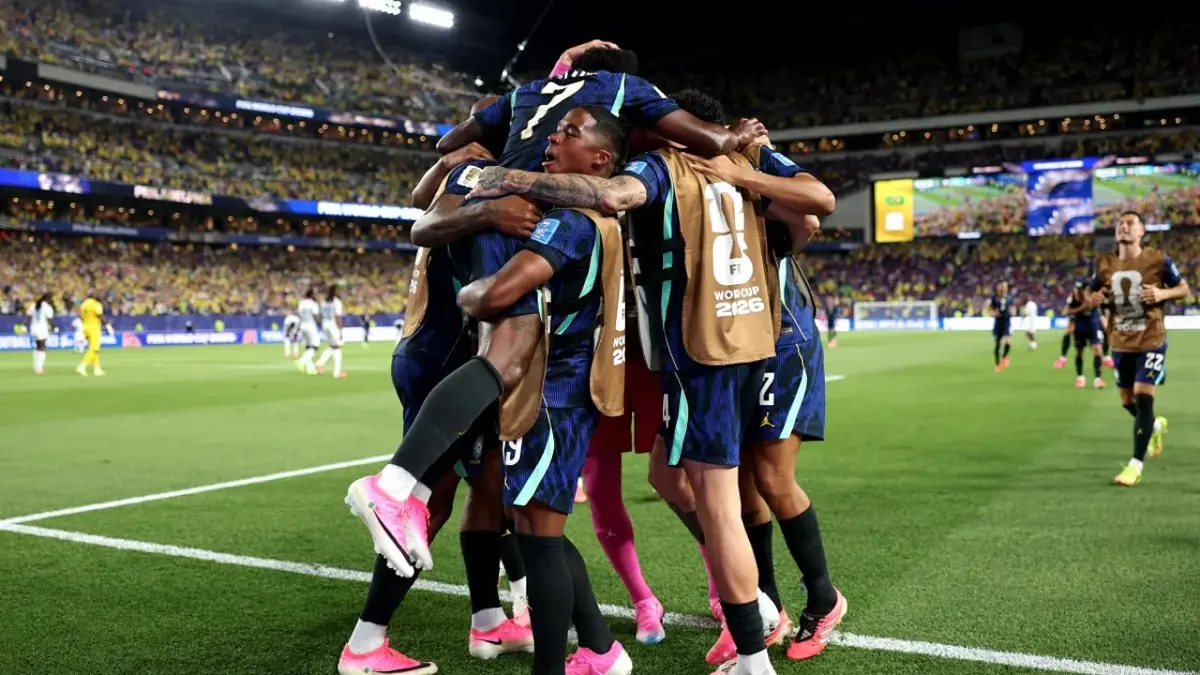 Timnas Brasil sukses mengamankan tiga poin kontra Haiti pada matchday kedua penyisihan Grup C Piala Dunia FIFA 2026 di Stadion Lincoln Financial Field, Philadelphia, Sabtu (20/6) pagi WIB. Dengan hasil itu, tim asuhan Carlo Ancelotti tetap menjaga peluang mereka untuk lolos ke babak gugur. (Sumber: sports.ndtv.com)