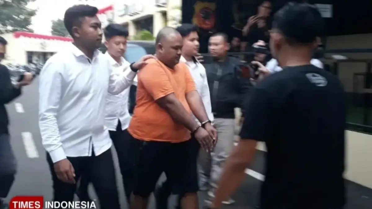 Pelaku diamankan polisi.(Times)